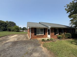 416 Shoally Rd, Boiling Springs, SC 29316