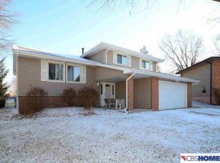 15004 Douglas Cir, Omaha, NE 68154