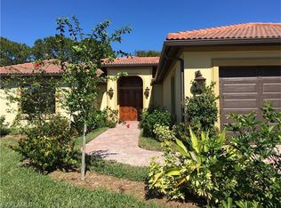 541 100th Ave N, Naples, FL 34108