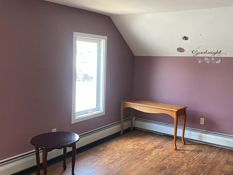170 Woodstock Ave — Photo 10