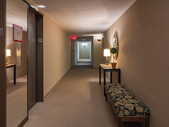 3rd image of 4501 Lindell Blvd APT 11C