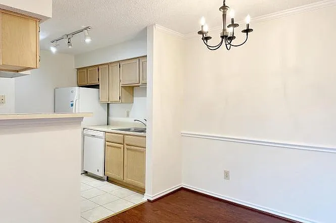 1523 Lincoln Way #204B — Photo 6
