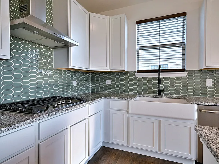 311 Dennis Ln — Photo 10