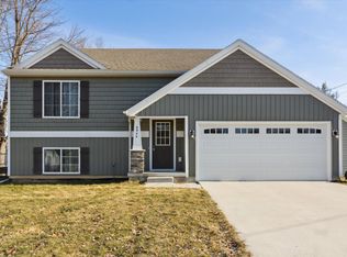 6944 Dutton Ave SE, Caledonia, MI 49316