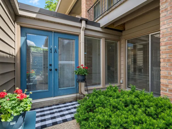 6324 Barrie Rd APT 1A, Edina, MN 55435