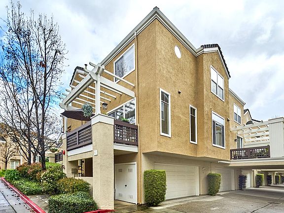 2nd image of 403 Camille Cir Unit 17