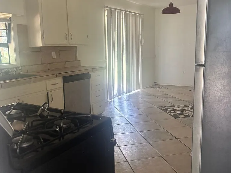 2740 Teresa Dr — Photo 6