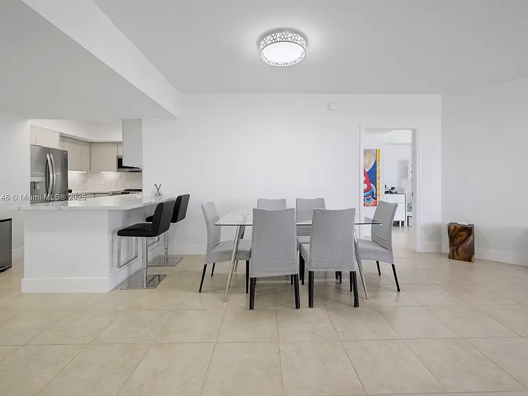 16699 Collins Ave #3306 — Photo 4