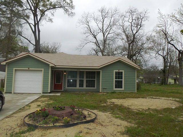 1st image of 2490 N Lynwood Dr