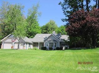 1138 Red Apple Rd, Manistee, MI 49660