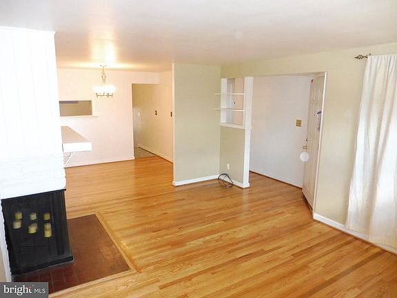 3rd image of 5103 Flanders Ave