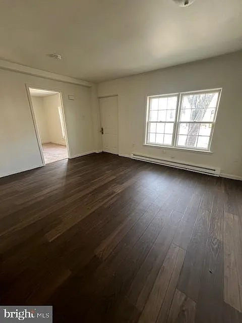 1 bed, 1.0 bath, 2140 sqft, $1,395 — Photo 4