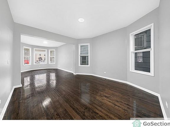 3rd image of 10114 S Avenue L