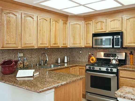 Kitchen with Granite