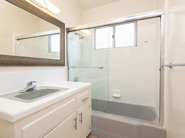1724 Butler Ave #6 — Photo 8