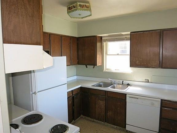 5th image of 517 N Forest St