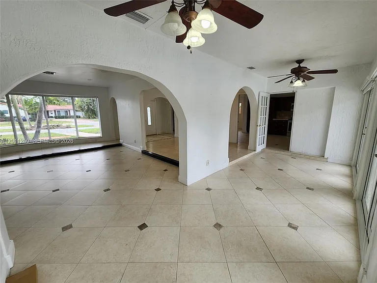 4233 S Jackson St — Photo 13