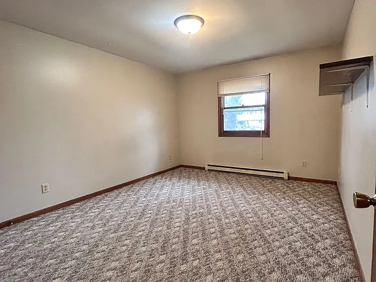 220 S Holly Ave — Photo 4
