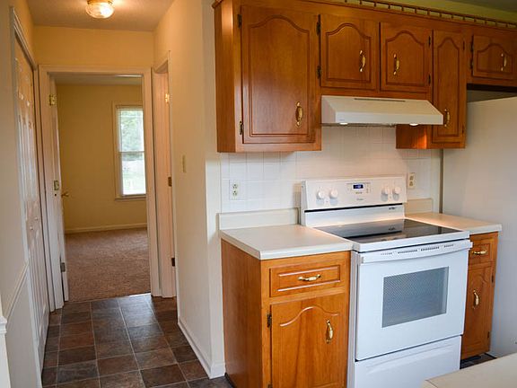 2nd image of 129 Shady Maple Dr