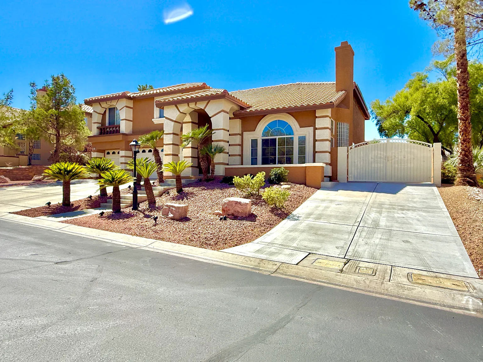 4025 Antique Sterling Ct — Photo 3