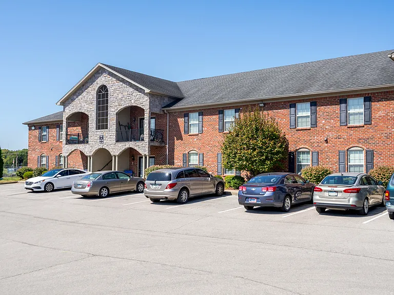 Greenbrier Apartments — Photo 19