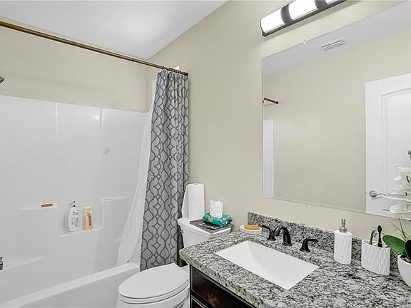 5th image of 610 N Nogales St