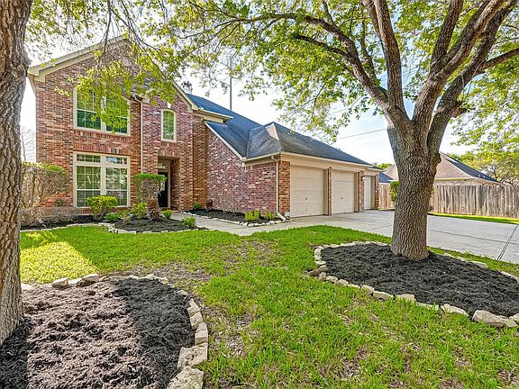 2nd image of 3123 Five Oaks Dr