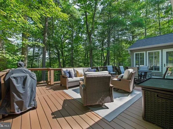 122 Forrest St, Basye, VA 22810