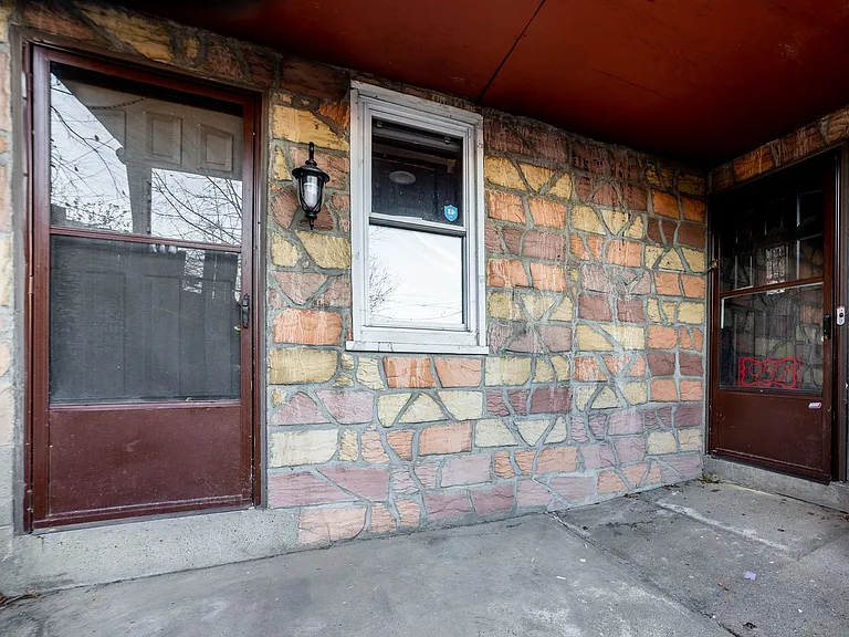 952 Freeland St — Photo 26