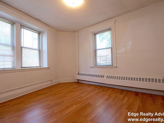 3rd image of 130 Brainerd Rd APT 2