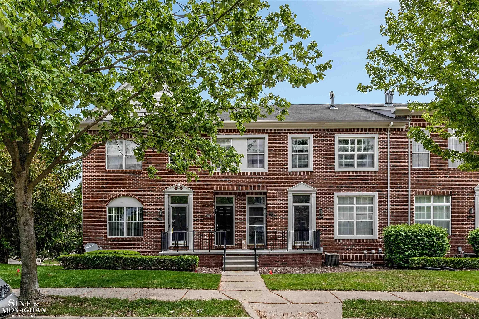 14543 Vauxhall Dr photo 1