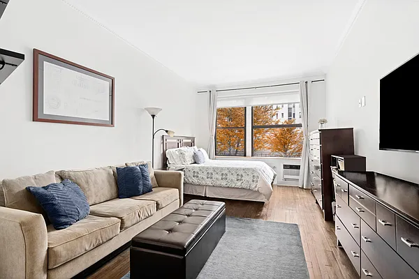 Sold by Compass | media 7