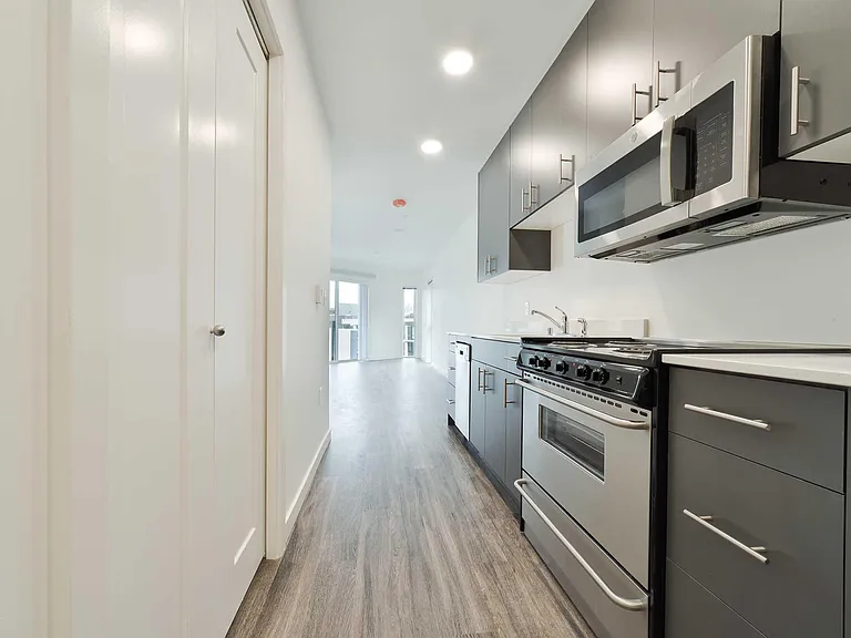 Encore Belltown Apartments — Photo 10