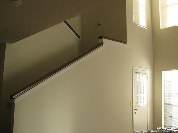 4th image of 2255 Thousand Oaks Dr APT 610