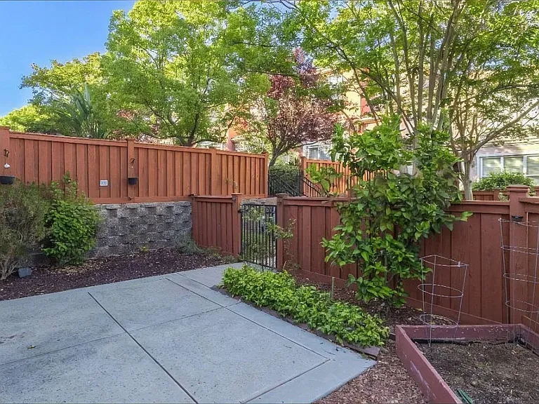 361 Vista Roma Way — Photo 1