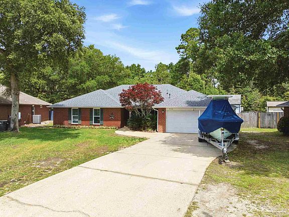 2nd image of 952 Lake Aire Dr
