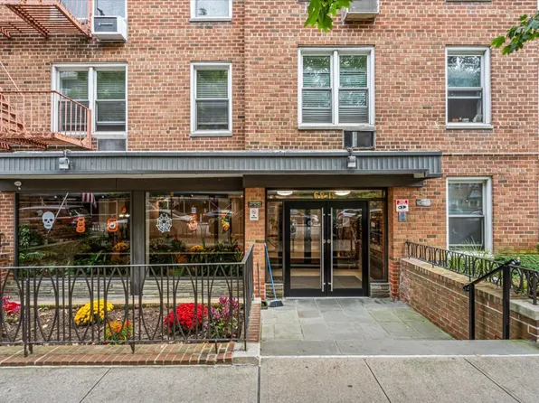 68-15 Selfridge Street image 1 of 16