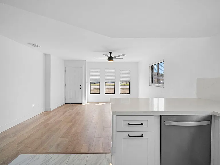 617 Hancock Bridge Pkwy — Photo 8