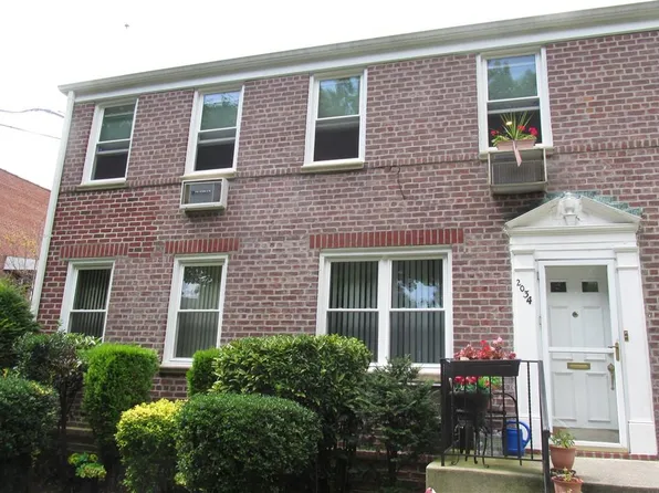 2034 Pearson Street image 1 of 23