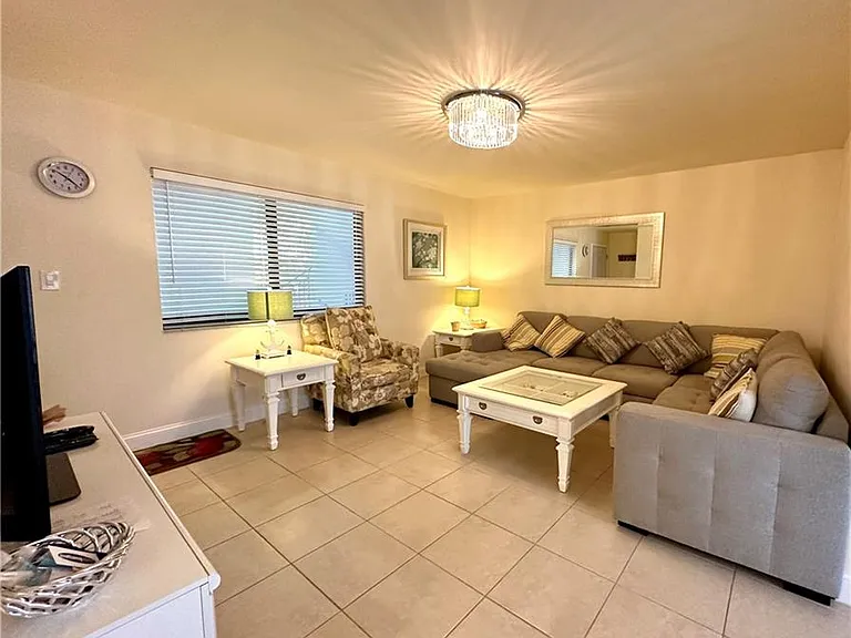 788 Park Shore Dr #D20 — Photo 4