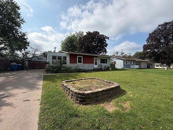 3rd image of 908 37th Ave