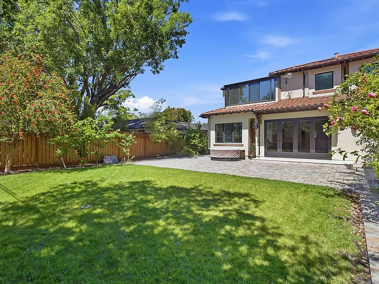 780 Stone Ln — Photo 17