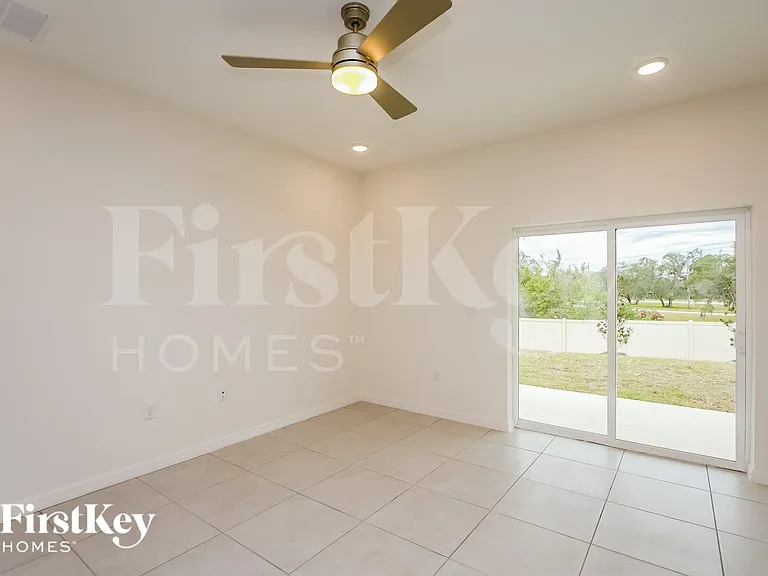 336 Corbel Ln — Photo 2