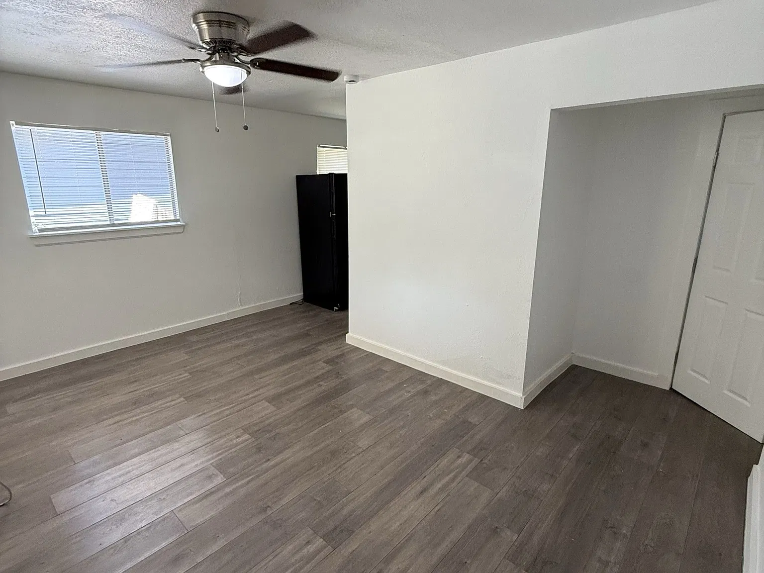 3 bed, 995 sqft, $1,350 — Photo 3
