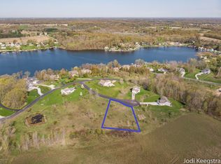 12372 Plantation Ct, Belding, MI