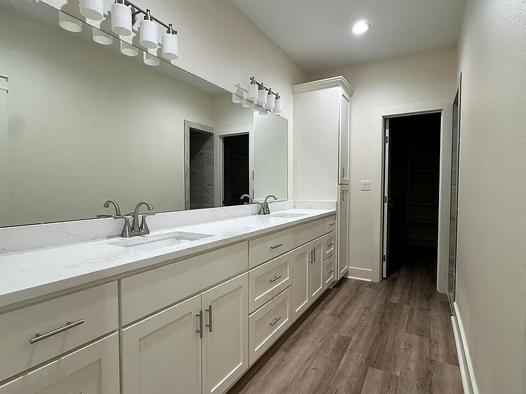 1210 N Glass St — Photo 12