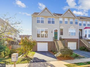 14677 Seasons Dr, Centreville, VA 20120