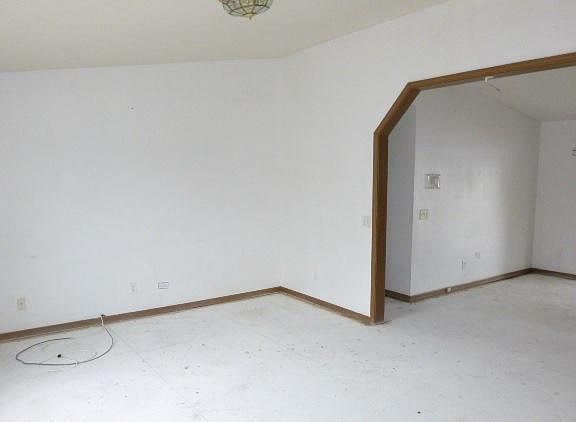 3rd image of 1217 W Brons Ave