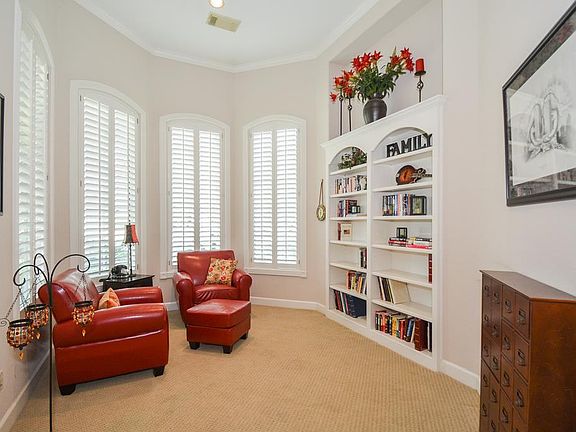 5th image of 19 Sierra Oaks Dr
