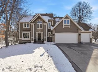 1237 Summit Oaks Dr, Burnsville, MN 55337